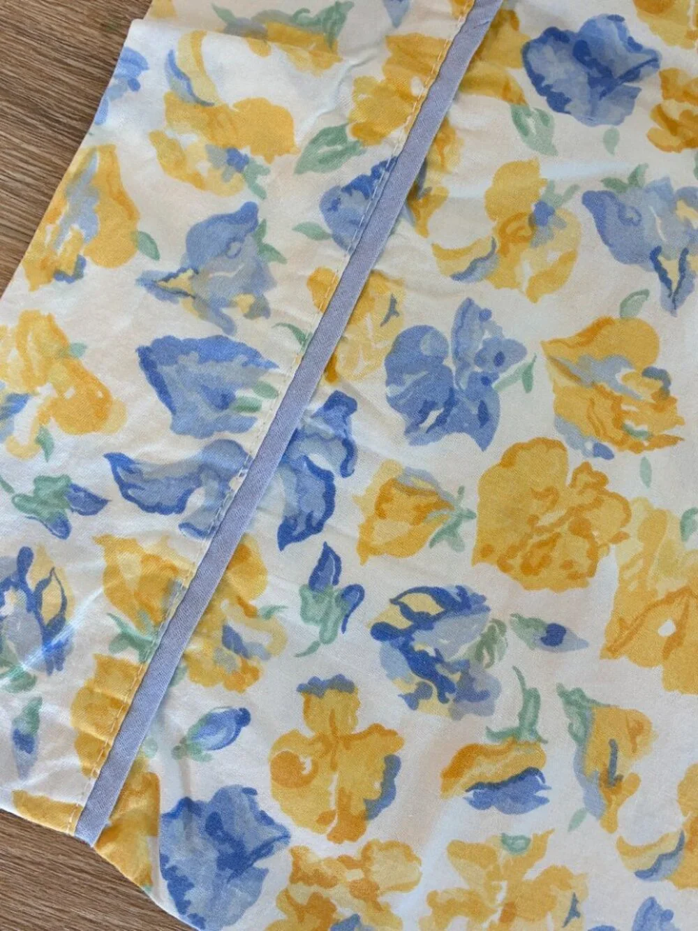 Vintage Laura Ashley Charlotte Confetti Floral Pillow Cases Set of 2 Standard